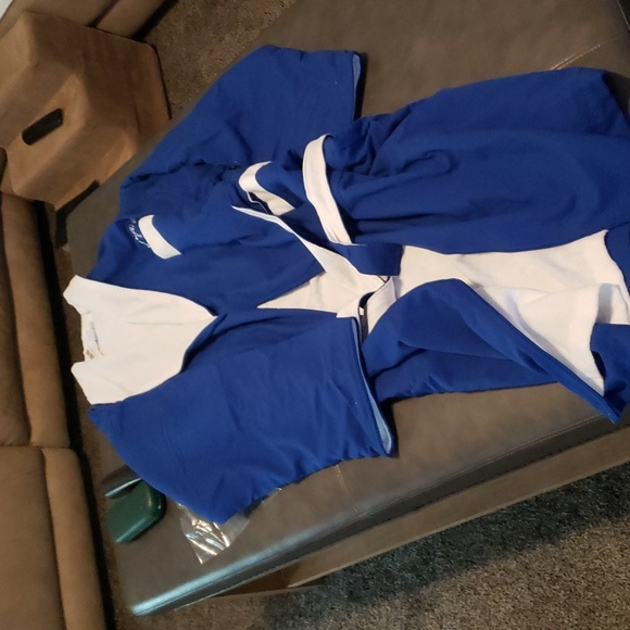 Men's Robe - Picture 12 of 13